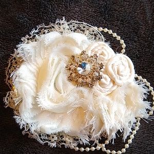 Ivory hair piece 👰